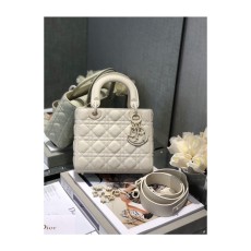 디올 화이트 울트라 매트 까나쥬 ABCDior 레이디백요약정보 및 구매